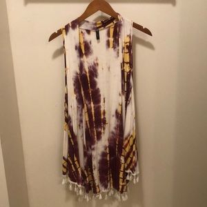 Burgundy and yellow sleeveless cardigan